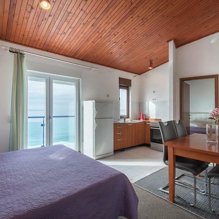 Beach Guesthouse Mediteran Podstrana Bagian luar foto