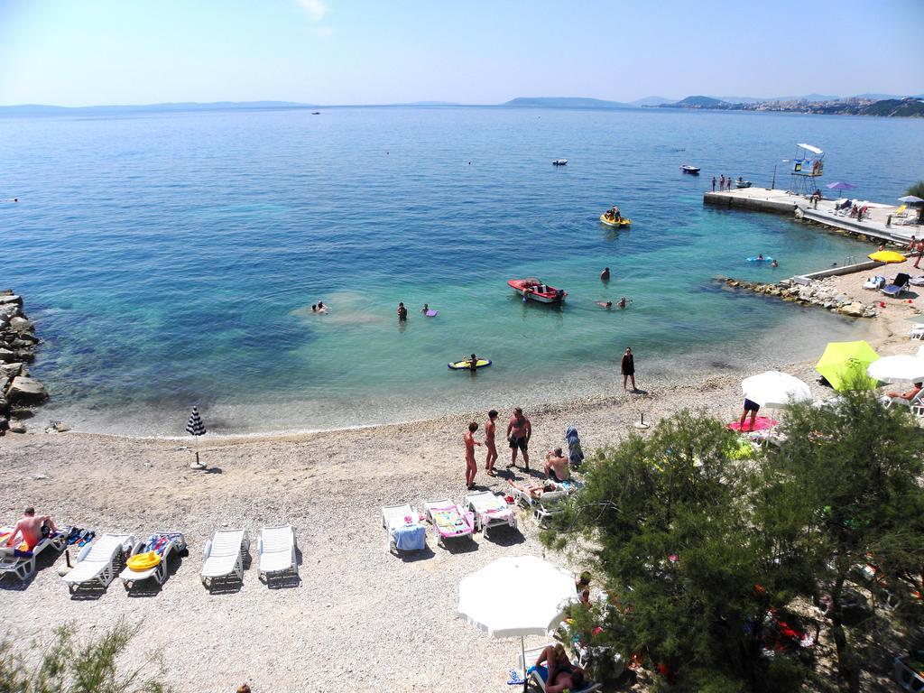 Beach Guesthouse Mediteran Podstrana Bagian luar foto