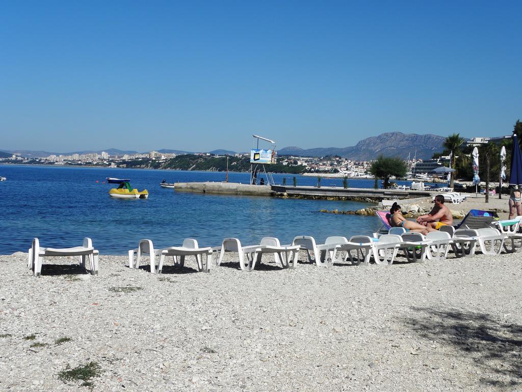 Beach Guesthouse Mediteran Podstrana Ruang foto