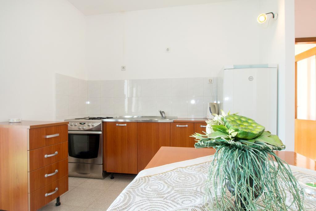 Beach Guesthouse Mediteran Podstrana Ruang foto