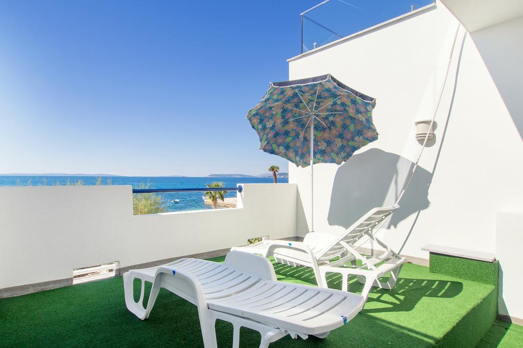 Beach Guesthouse Mediteran Podstrana Ruang foto