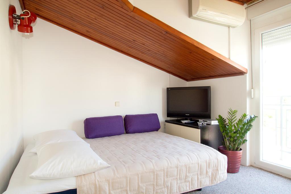 Beach Guesthouse Mediteran Podstrana Ruang foto