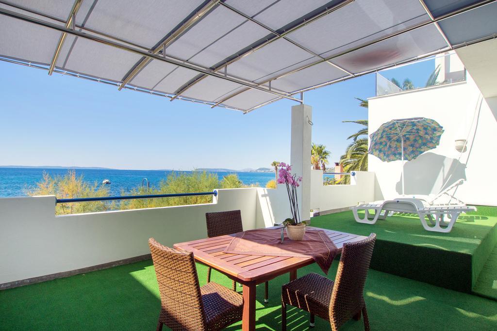 Beach Guesthouse Mediteran Podstrana Ruang foto
