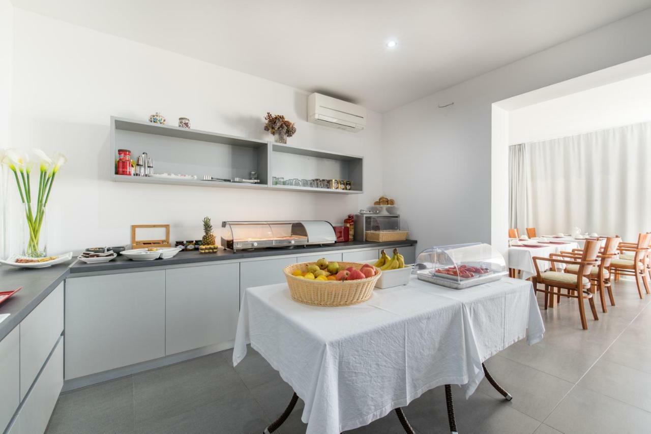 Beach Guesthouse Mediteran Podstrana Bagian luar foto